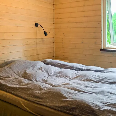 Three Bedroom Cozy In